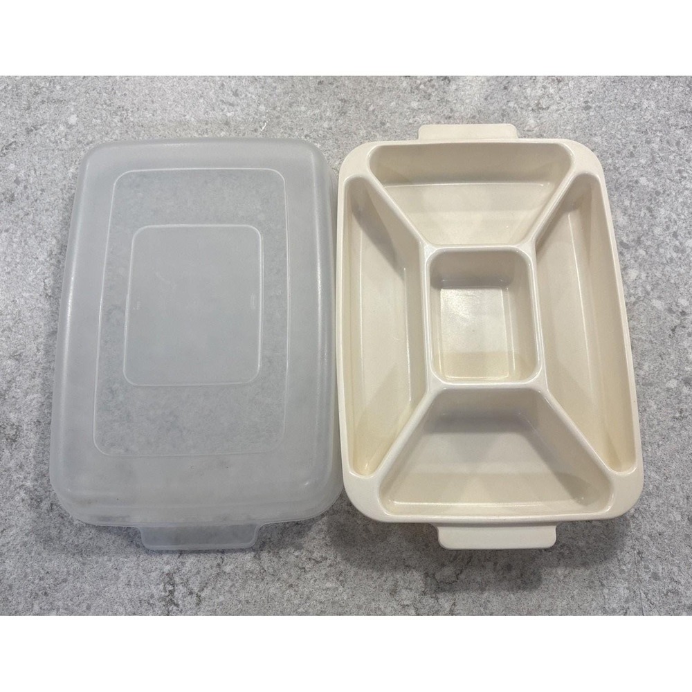 VTG Rubbermaid Servin Saver 0833 Divided Serving Vegetable Tray Almond